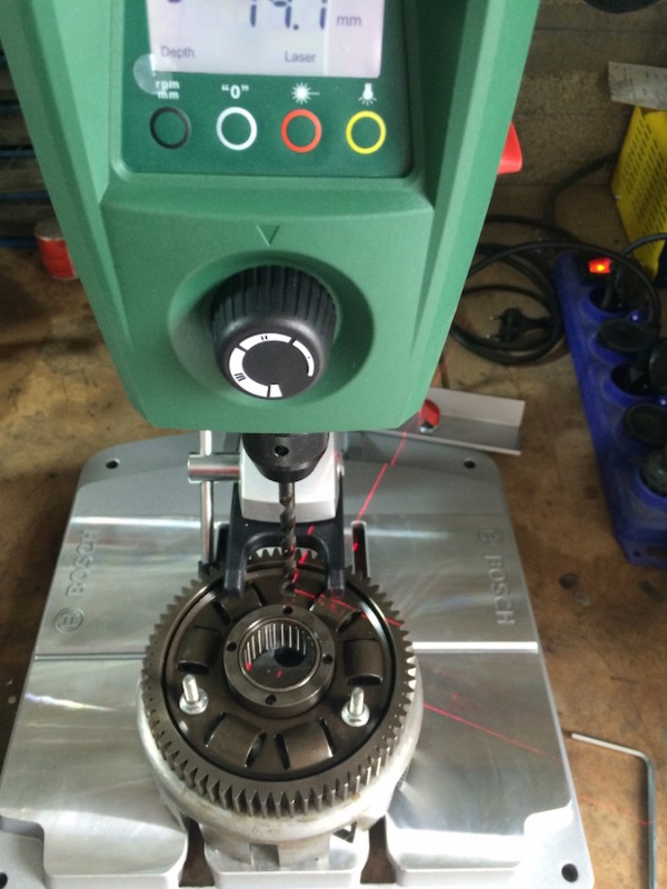 Alésage des trous de rivets (6,35 à 8mm)