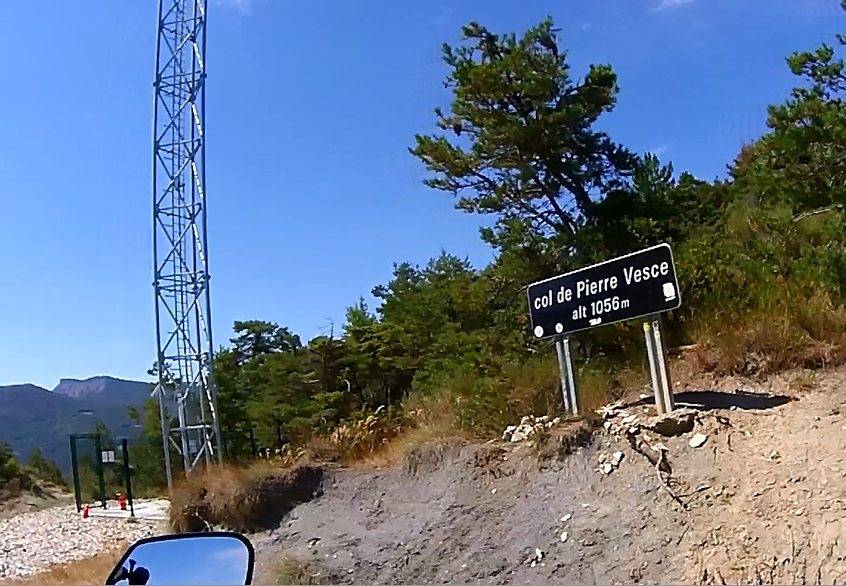 Col Pierre Vesce.jpg