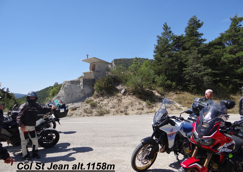 Col St Jean.jpg