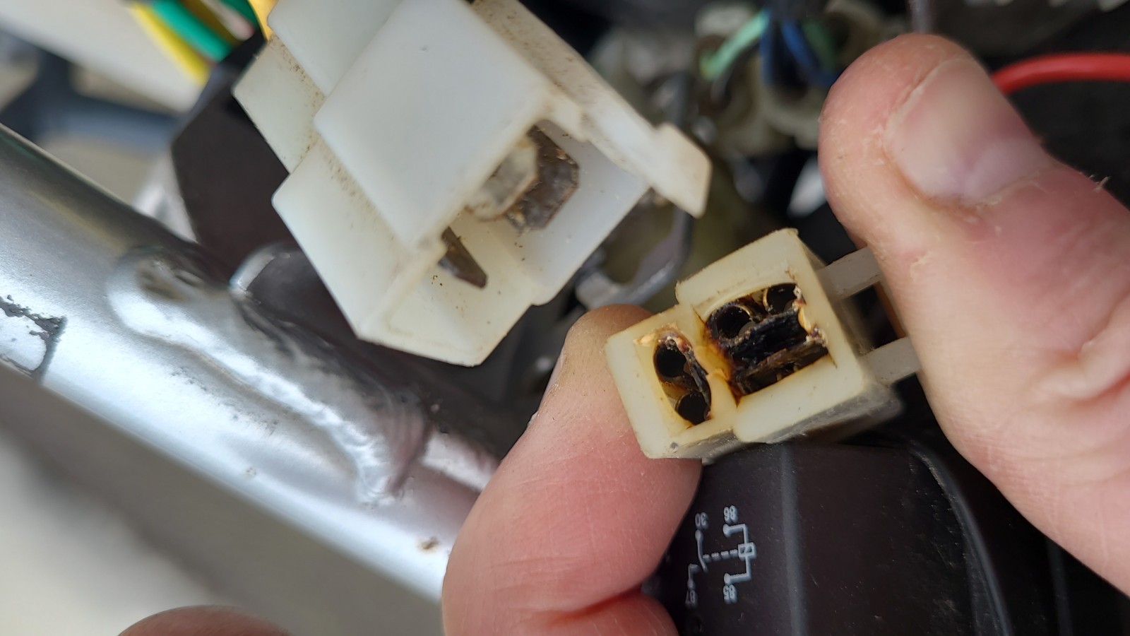 Prise sortie du régulateur