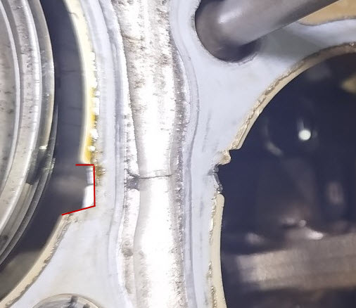 Xav05 -- moteur n°2 -- bizarrerie joint d'embase.jpg