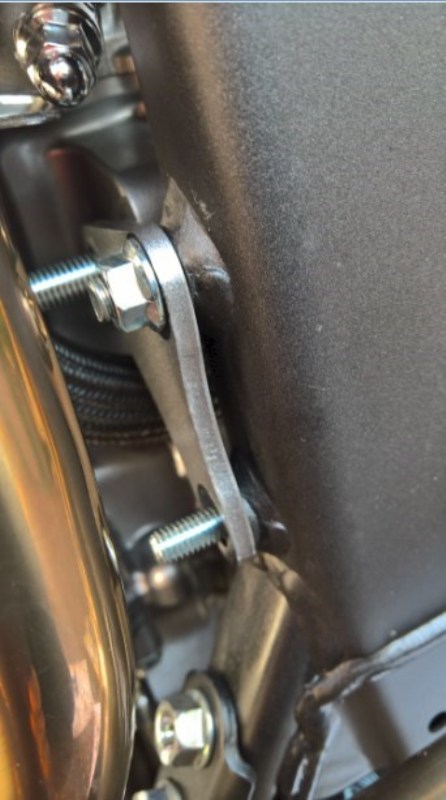 fixation inférieure droite en cours