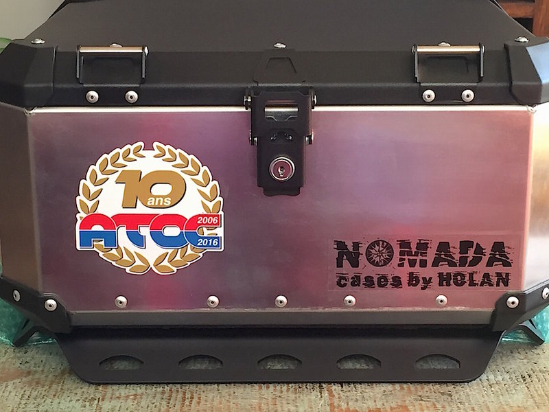 rack plat & holan 25L - passage sangles av.jpg