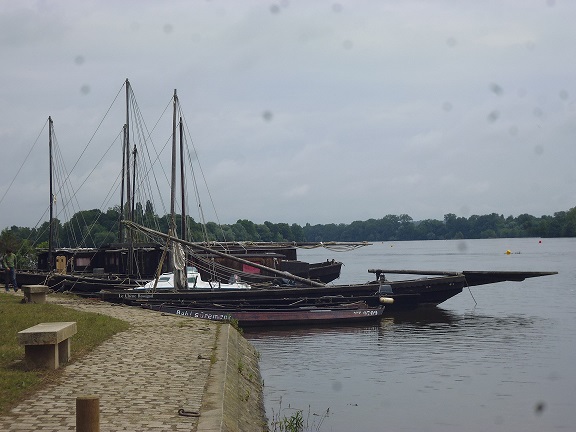 Désolé pour les gouttes d'eau sur la photo , il pleut même sur les Atociens (rire)