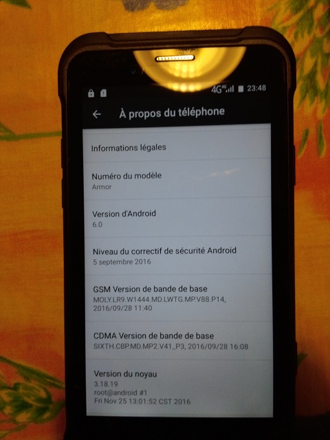 aperçu de l'écran d'identification du téléphone avec tout son pédigrée